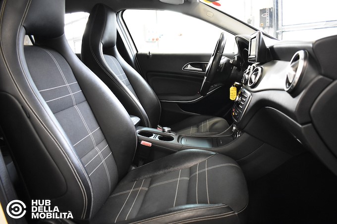 MERCEDES-BENZ GLA 180 CDI Automatic Sport